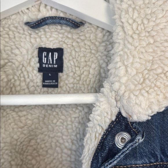 LIKE NEW GAP Kids Denim Jacket with Cozy Sherpa Lining Girls large - Picture 2 of 4